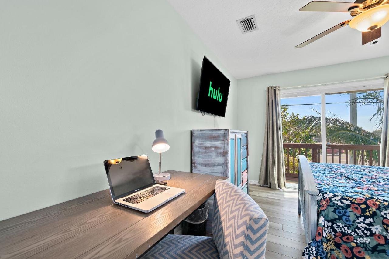 Beachside Serenity Escape - Private 3Br And 2Ba, Dog Friendly Duplex Oasis, Steps To Shore! メルボルン エクステリア 写真