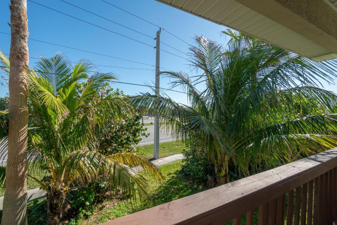 Beachside Serenity Escape - Private 3Br And 2Ba, Dog Friendly Duplex Oasis, Steps To Shore! メルボルン エクステリア 写真