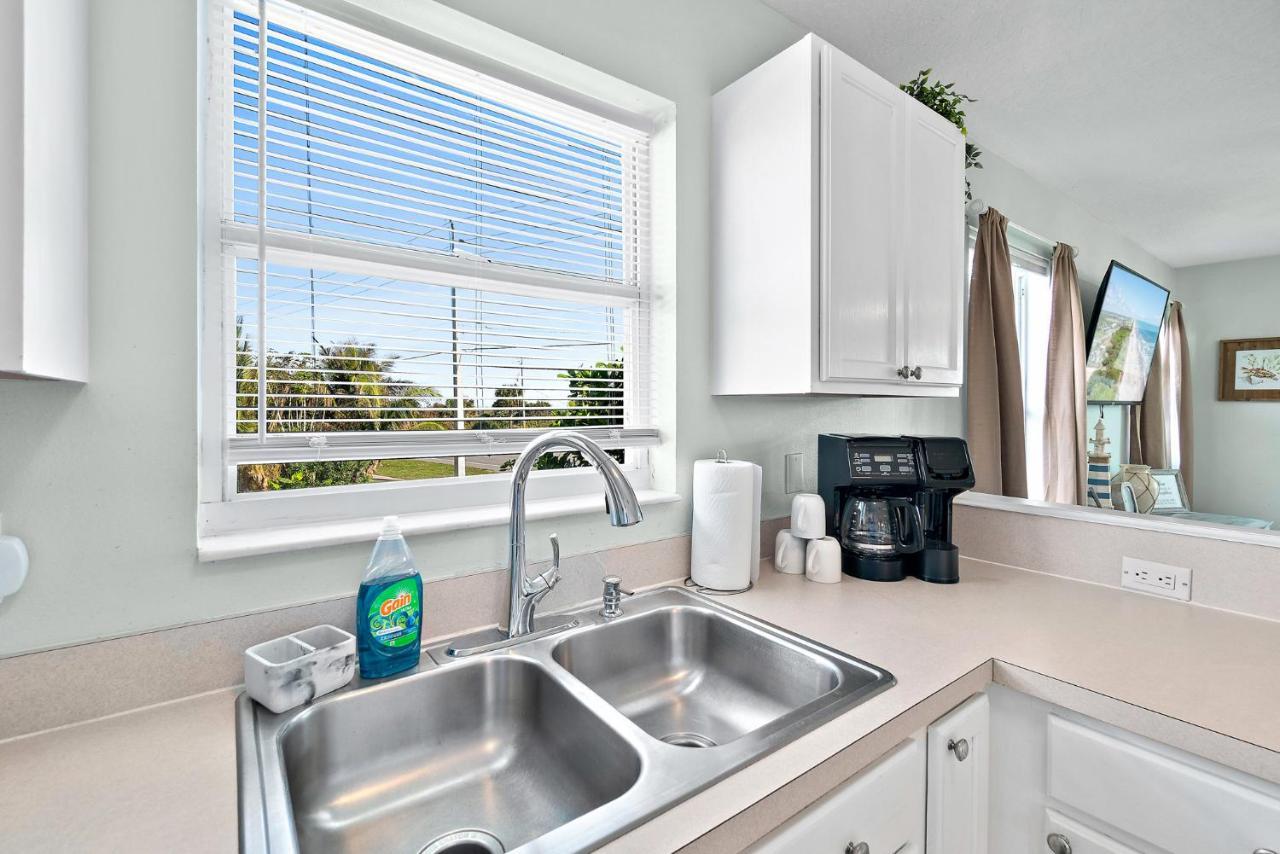 Beachside Serenity Escape - Private 3Br And 2Ba, Dog Friendly Duplex Oasis, Steps To Shore! メルボルン エクステリア 写真