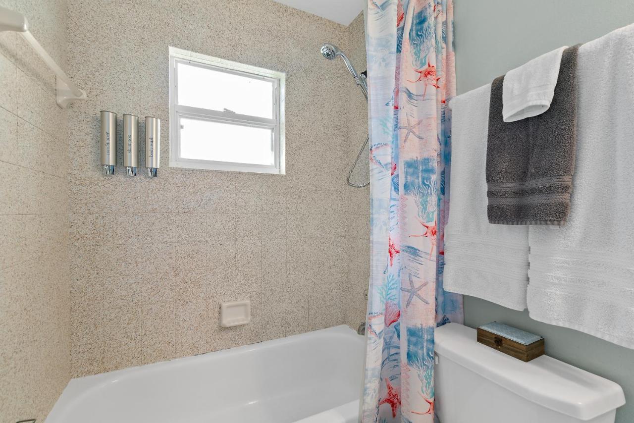 Beachside Serenity Escape - Private 3Br And 2Ba, Dog Friendly Duplex Oasis, Steps To Shore! メルボルン エクステリア 写真