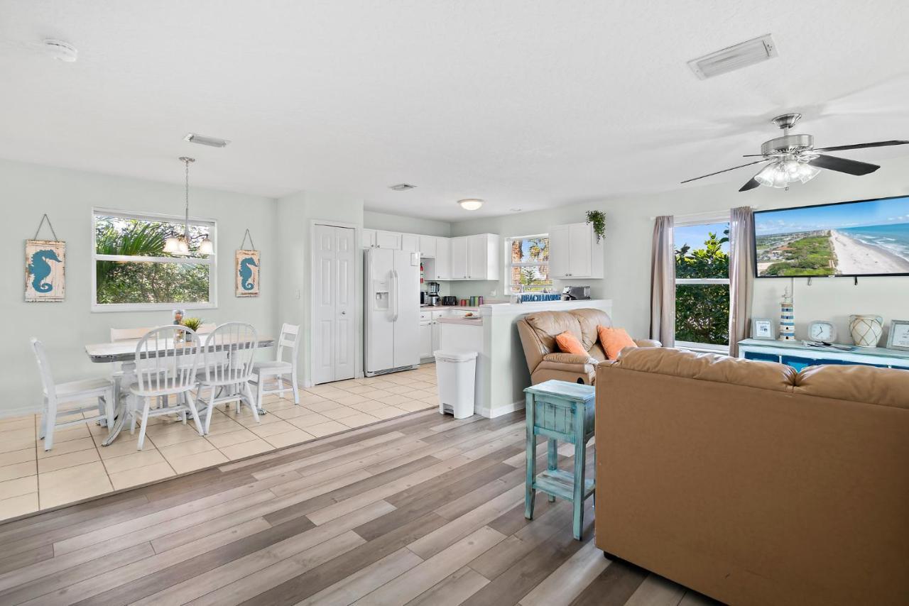 Beachside Serenity Escape - Private 3Br And 2Ba, Dog Friendly Duplex Oasis, Steps To Shore! メルボルン エクステリア 写真